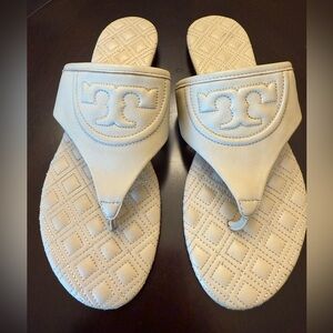Tory Burch Fleming Flat Thong Sandals Nappa Leather in Dulce De Lece, Size 9.5.